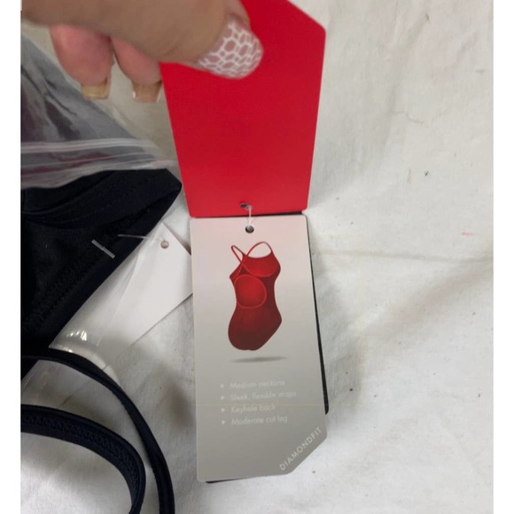 TYR Swimsuit One Piece NEW With Tags Size 34 Medium UPF 50+ Black - Picture 8 of 8